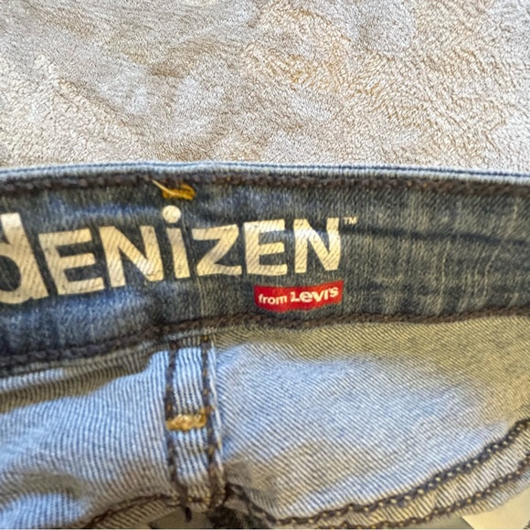 Denizen from Levi’s blue denim jean shorts Size 8 - Picture 3 of 7
